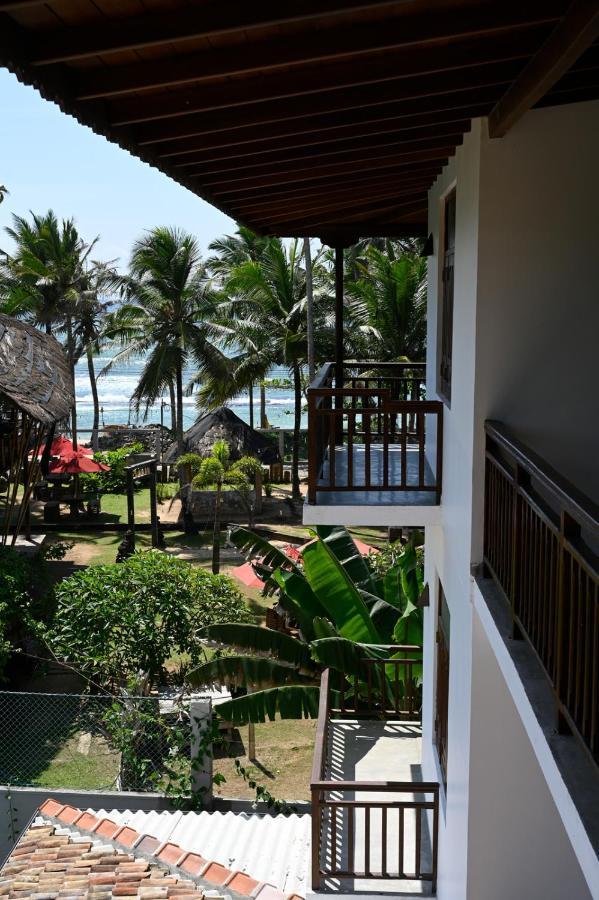 Beach Inns Holiday Resort - Celeste Matara Eksteriør billede